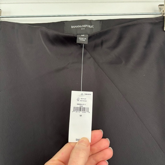 Banana Republic midi slip skirt black medium - Picture 6 of 9